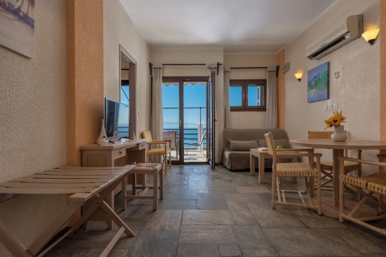 1 Bedroom Suite with sea view