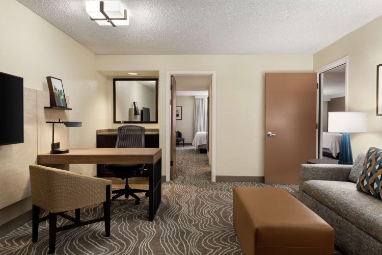 Embassy Suites by Hilton Phoenix Tempe photo 8
