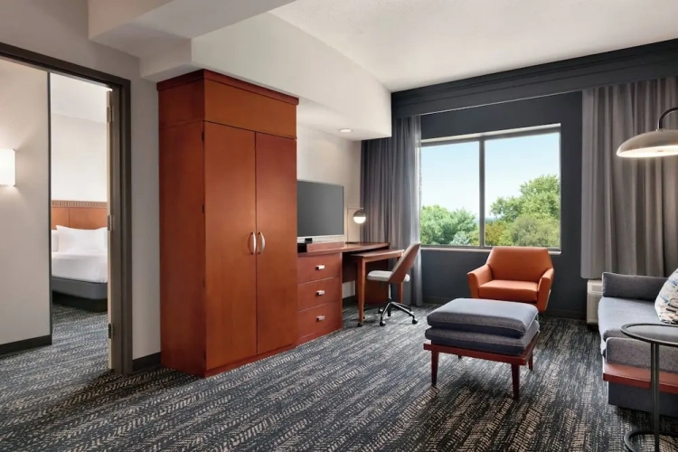 1 Bedroom Suite