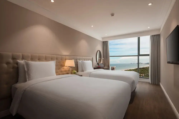 Brand New 2bdr Suite Rooftop Pool