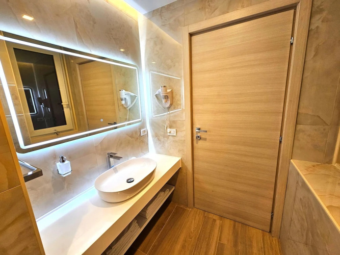 Astoria Supreme - Modern Boutique Suites