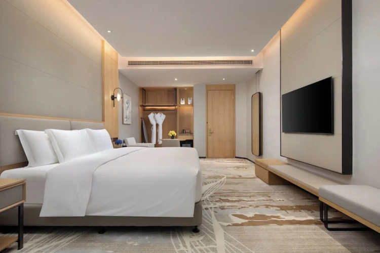 Standard Twin room with harbour view