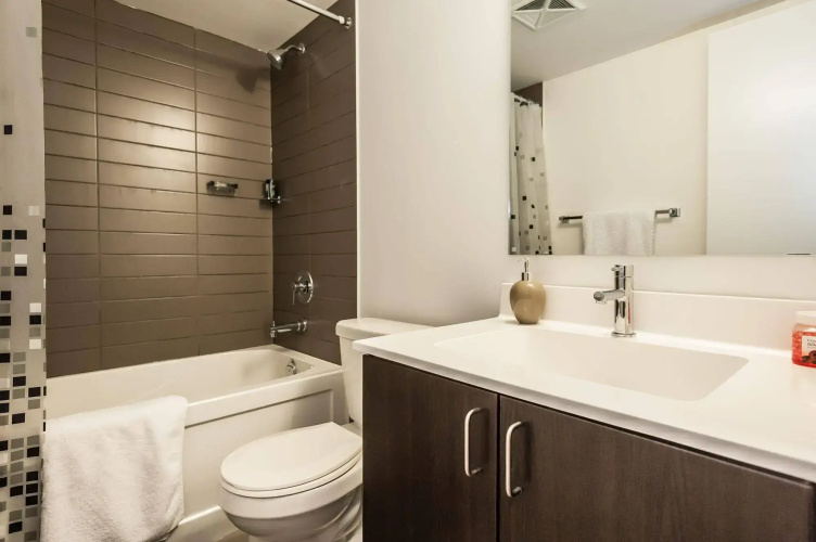 LifeSuites Lakeside Mimico