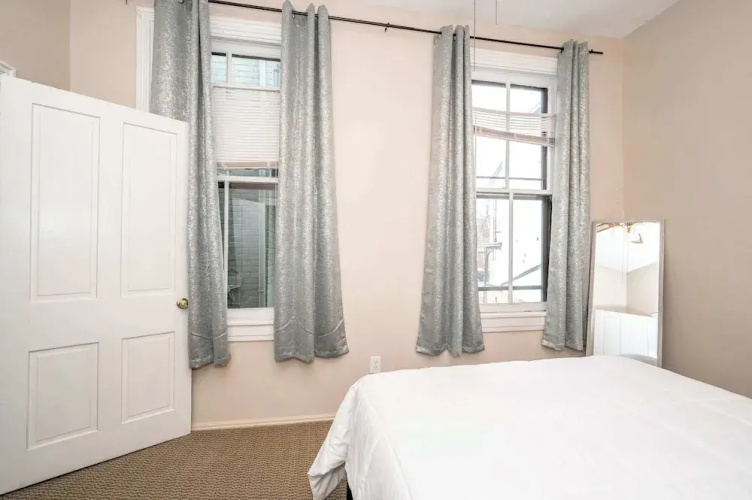Historic Gem Russell Suite 3 A Downtown Dream!