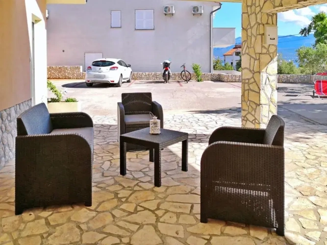 2 Bedrooms Apartment