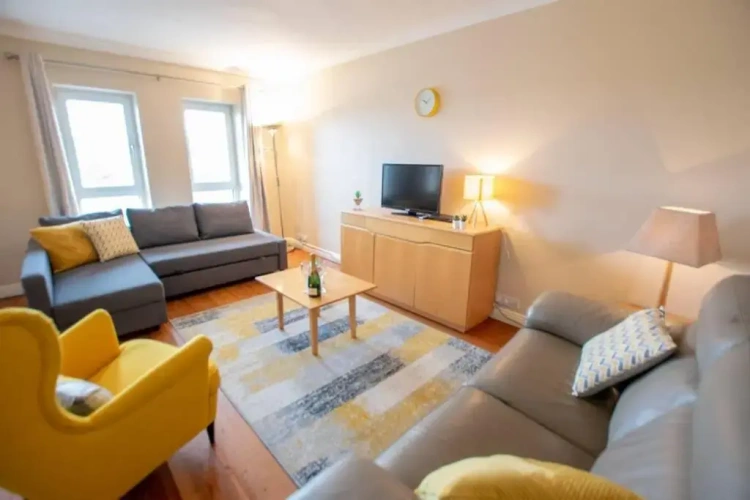 2 Bedrooms Apartment