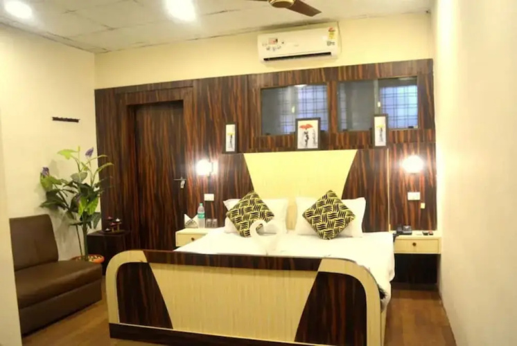 Goroomgo Mayur Jabalpur