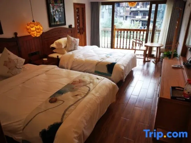 Standard Twin room with balcony