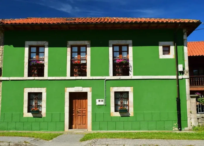 2 Bedrooms Cottage