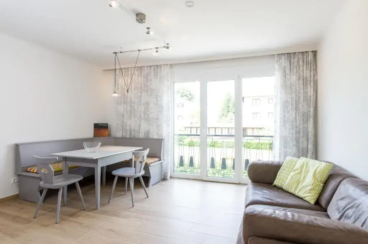 2 Bedrooms Apartment