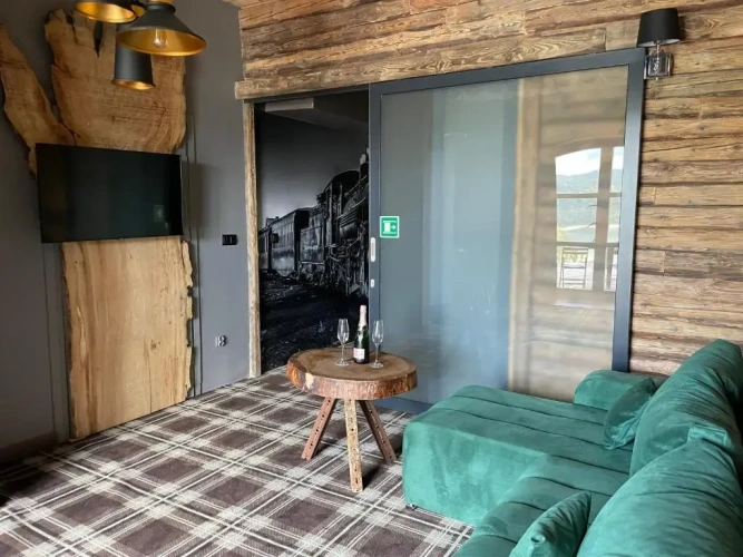 Suite with lake view