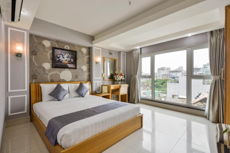 Deluxe Double room with city view