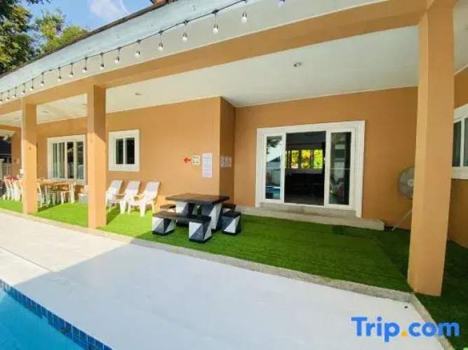 Take a Sea Pool Villa Pattaya