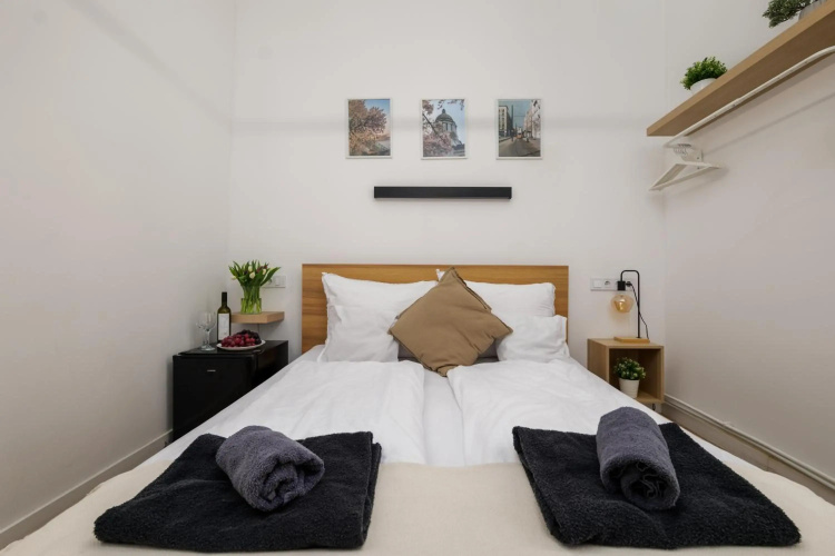 AK7 Boutique Suites