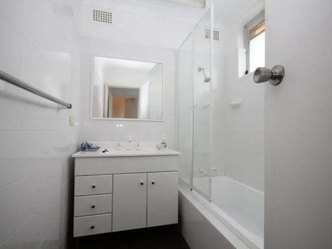 BEACHFRONT 4 Unit 4 of 12 Bundella Ave LC