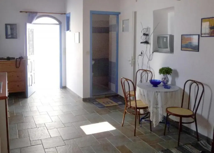 Floras Rooms and Studios