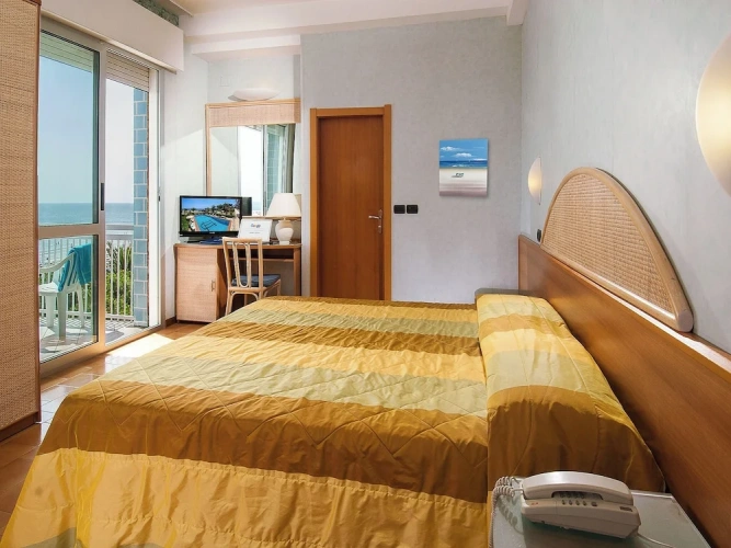 Superior room with balcony and beachfront