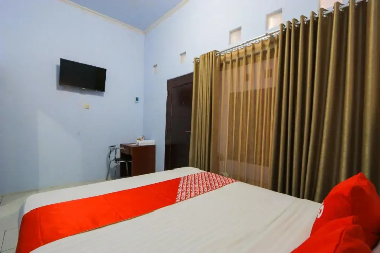 OYO 2453 Artha Graha Vip