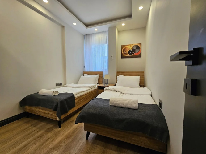 Professionally Maintained Spacious New Suites 2-1