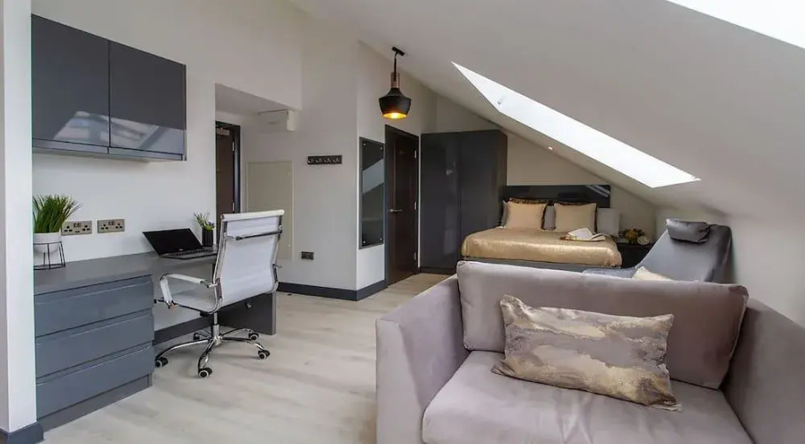 The Residence Coventry by Paymán Club