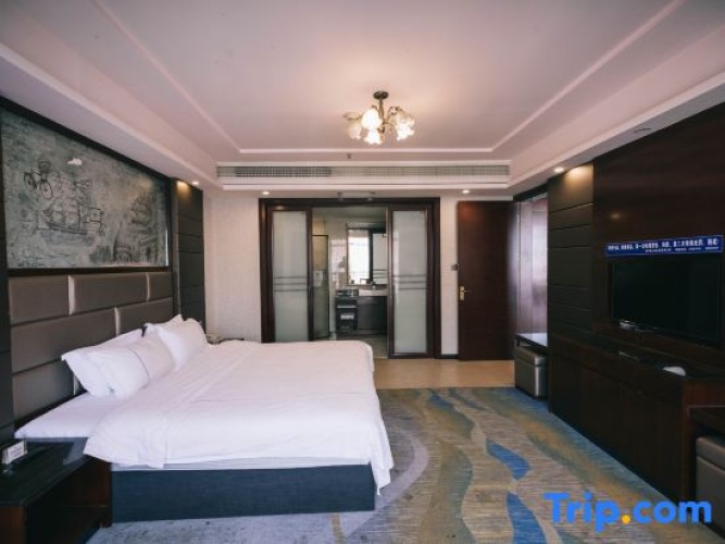Standard Double room with city view