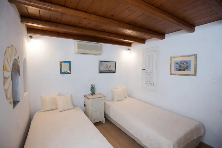 Anemoessa House