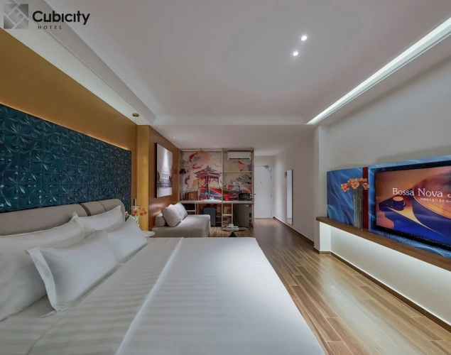 Deluxe Suite