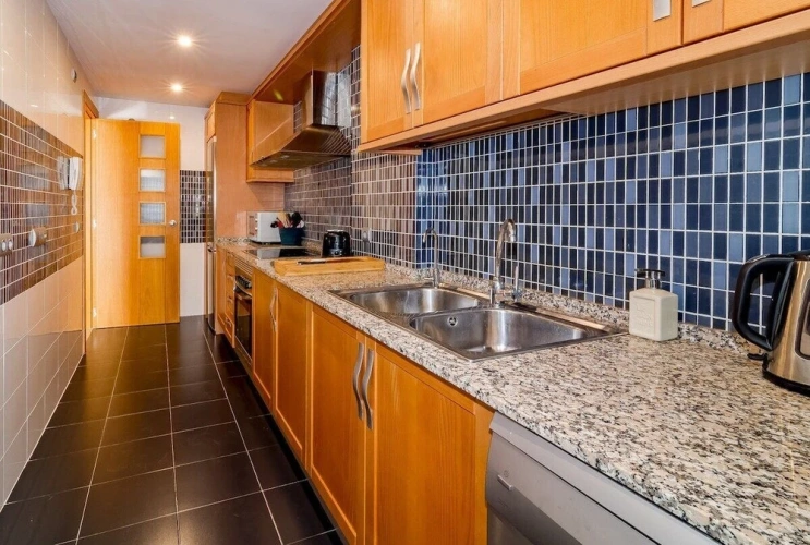 2 Bedrooms Apartment