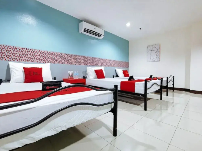 RedDoorz Plus near Ateneo de Davao