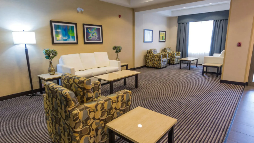 Holiday Inn Express & Suites Thunder Bay by IHG