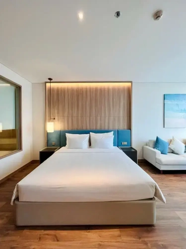 1 Bedroom Premium Apartment with balcony and with bay view