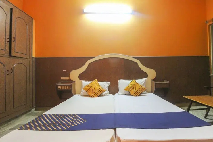 Hotel Maruthi by OYO Rooms