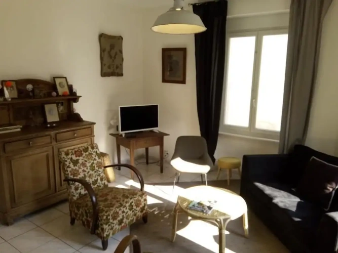 2 Bedrooms Cottage