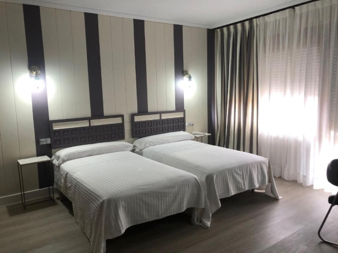 Standard Triple room with balcony