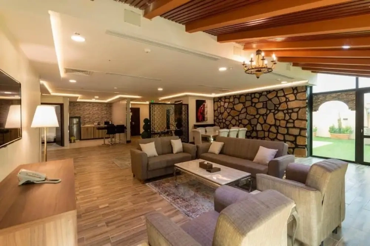 Executive Suite with courtyard view