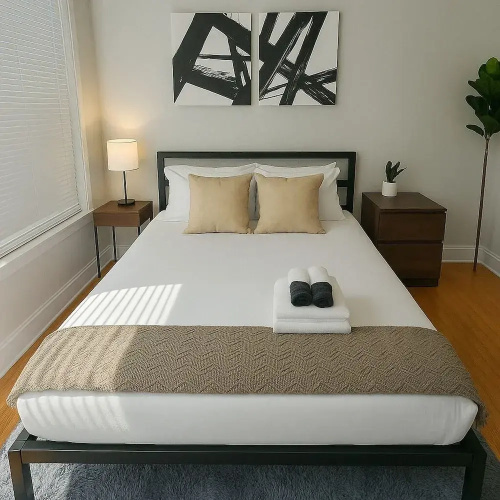 2BR Living - Halsted rep