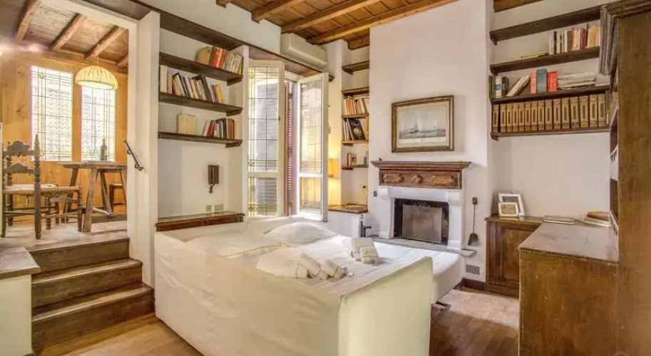 HI Spagna apartment Rome