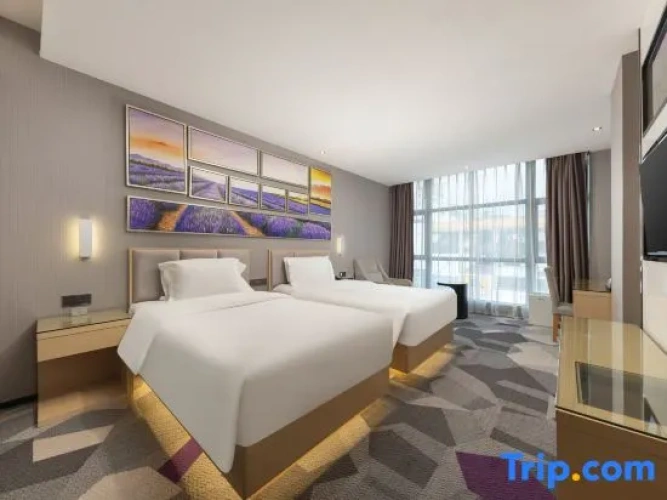 Deluxe Double room with street view