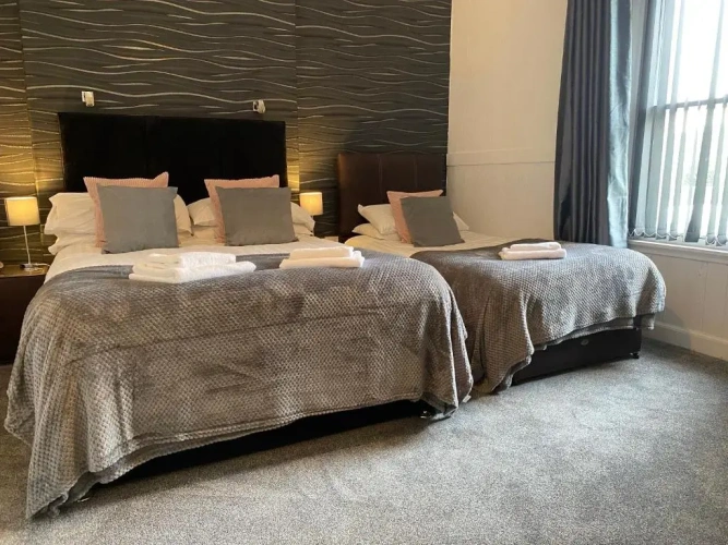 Standard Triple room