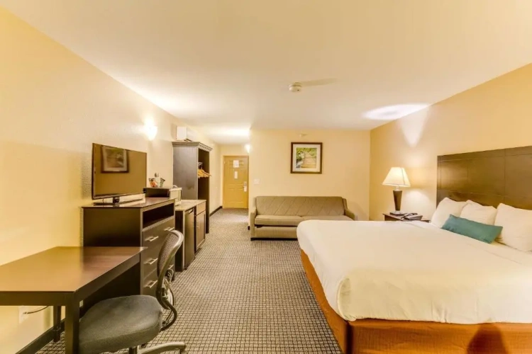Suite with balcony