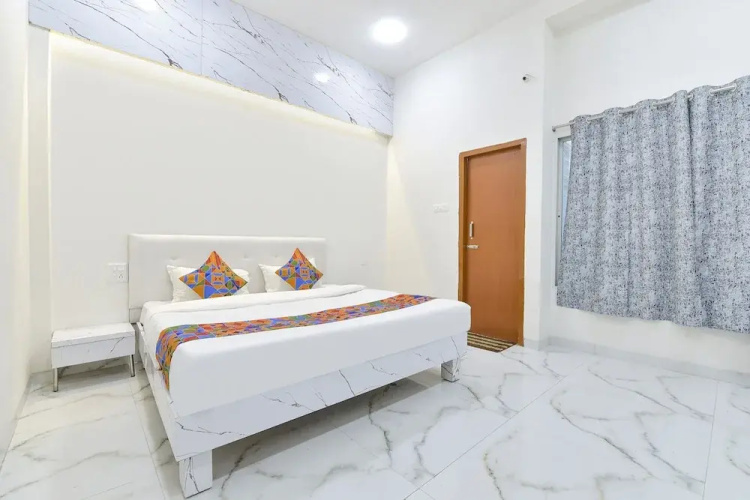 Fabhotel Grand Embassy