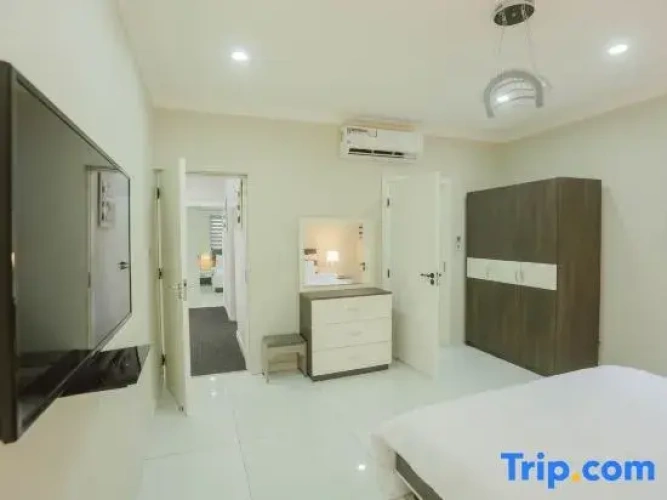 2 Bedrooms Apartment