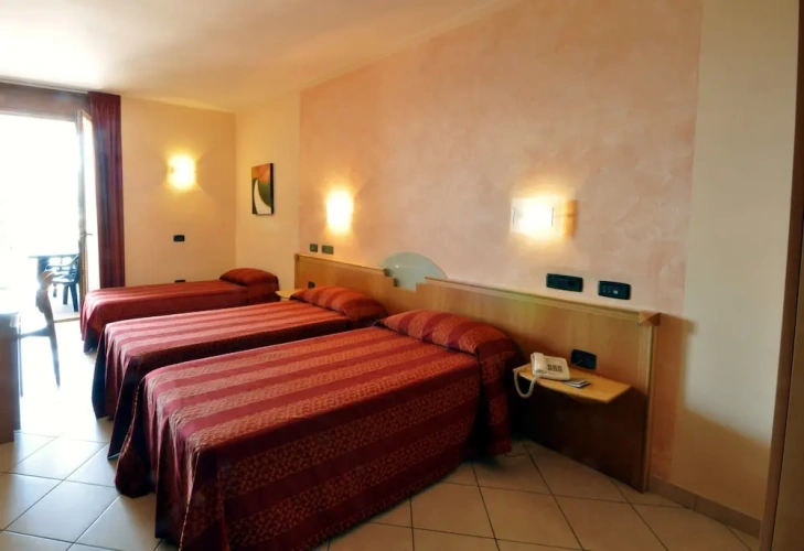 Standard Triple room with balcony
