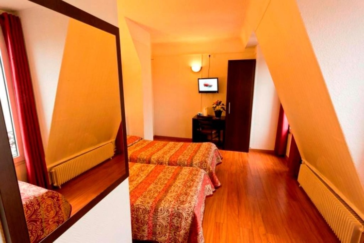 Twin room