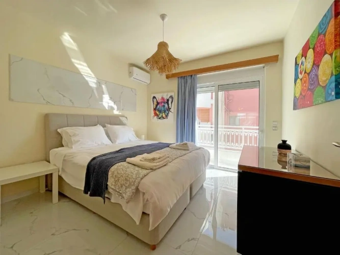 3 Bedrooms Apartment