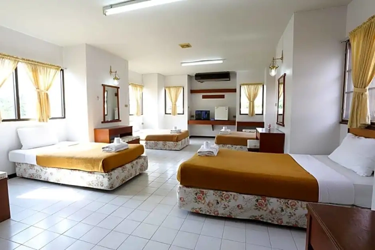 Deluxe Family room with view