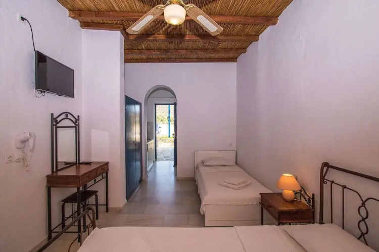Dimitris Rooms