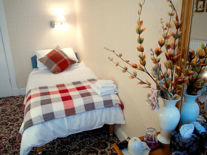 Crown Hotel Guesthouse