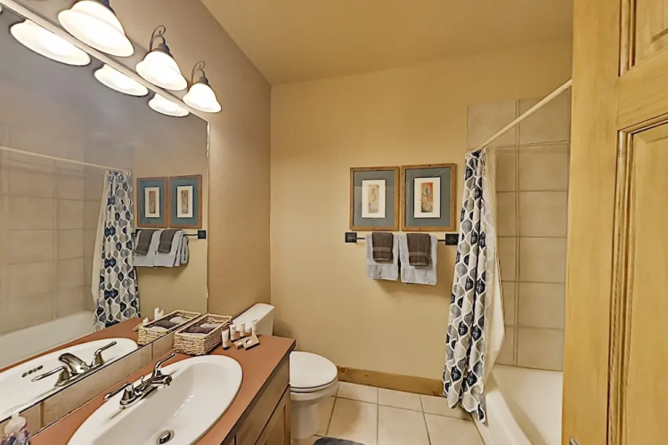 8203ns20 2 Bedroom Condo