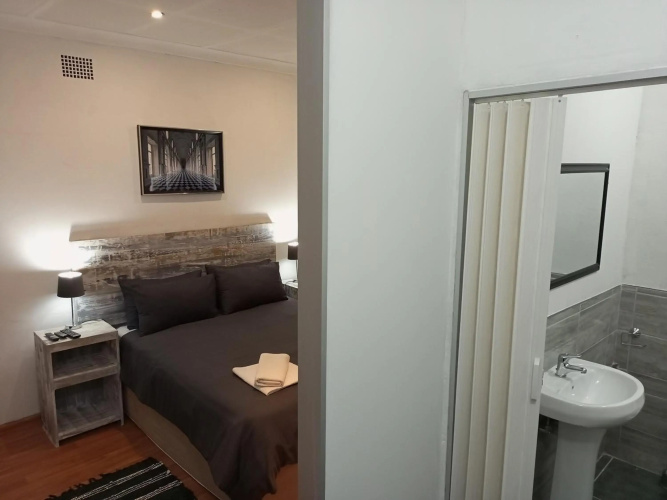 Gugu's Private and Cosy Guest Studio 4